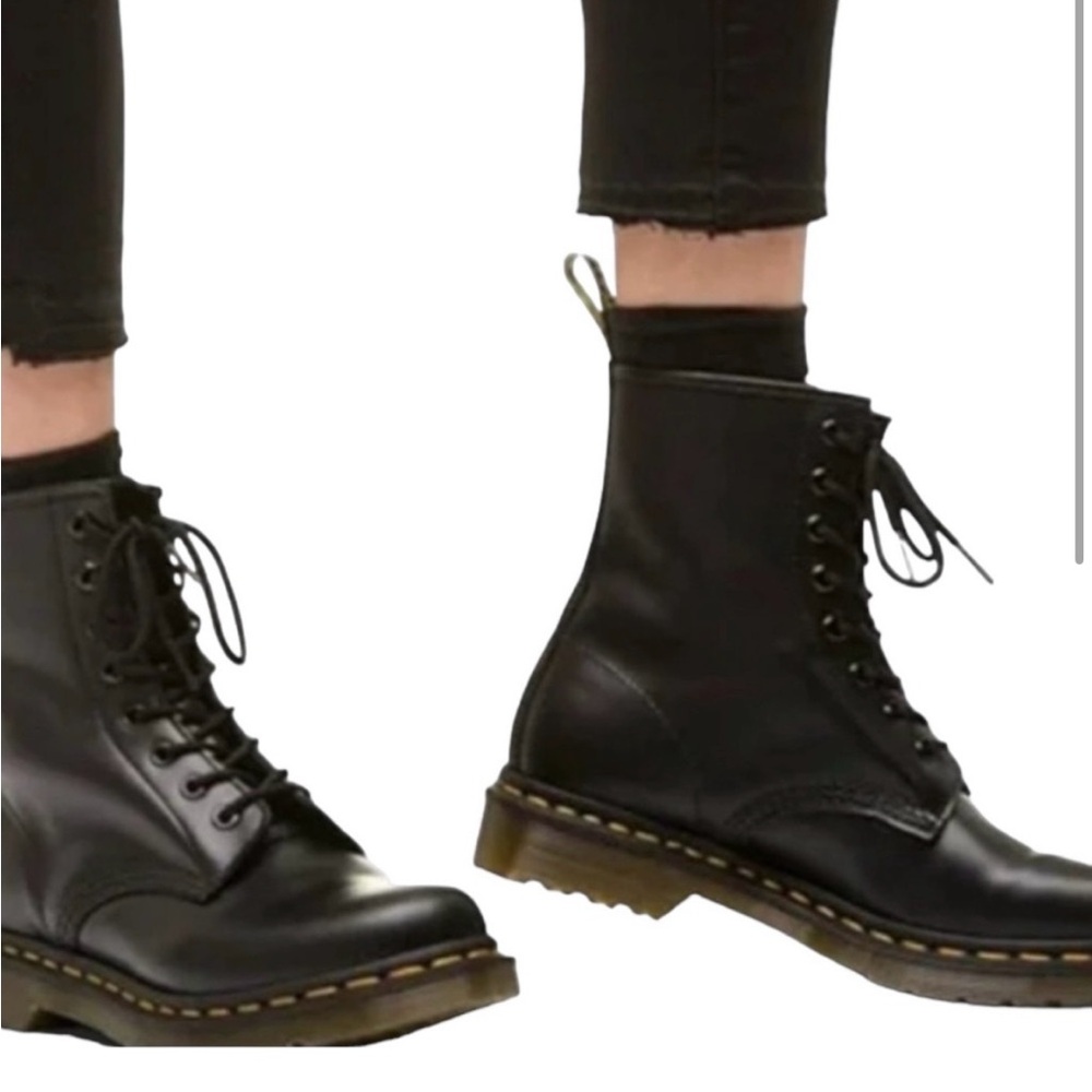 DR. MARTENS 1460 Smooth Leather Size 10
